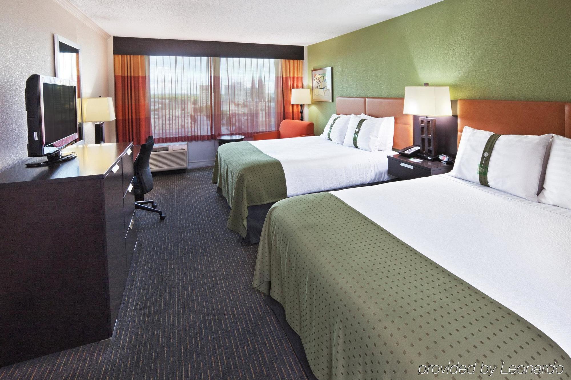17 West Hotel, Ascend Hotel Collection Tulsa Room photo